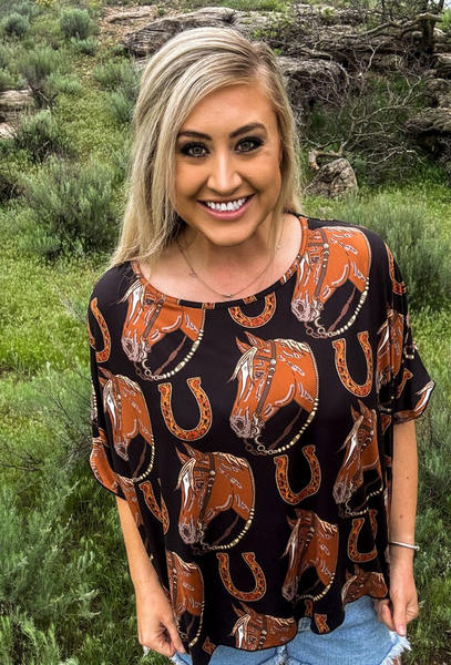 THe Lucky Horse Shoe Top